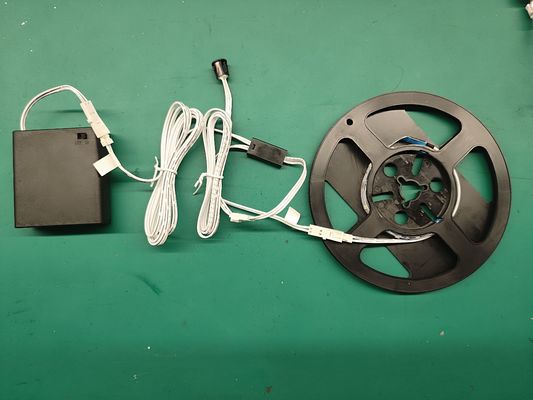 Personaliza la batería de la tira de LED personalizada con la iluminación del armario del interruptor magnético
